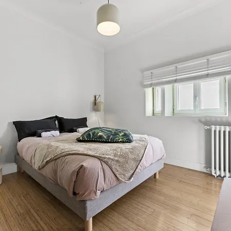 L'ecrin De J Grand T3 Lumineux Balcon 5min Gare Arenes Apartment