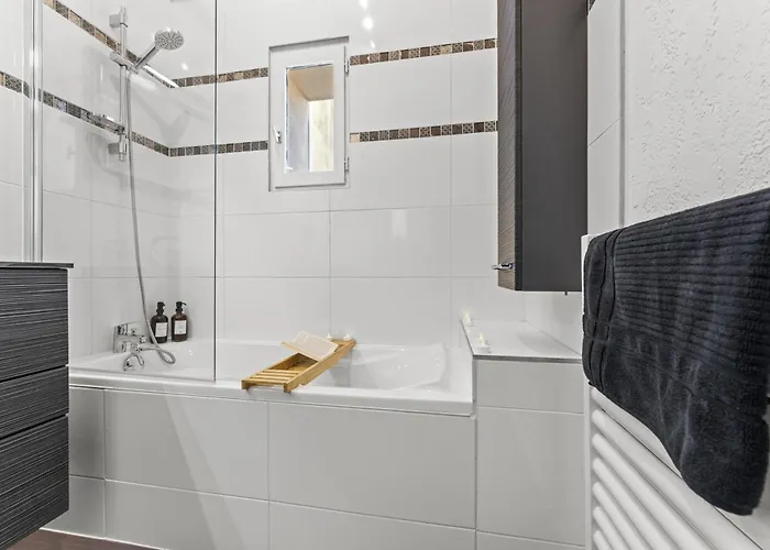 L'ecrin De J Grand T3 Lumineux Balcon 5min Gare Arenes Apartment